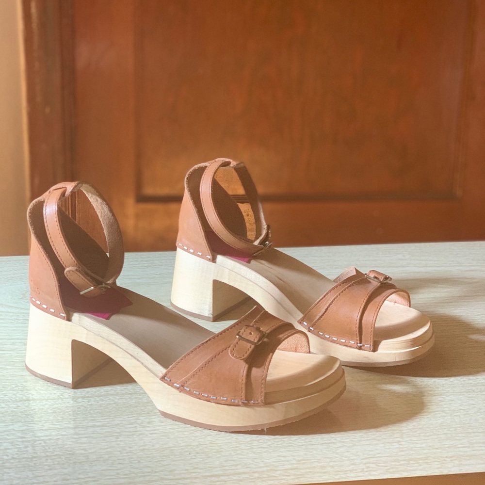 Preppy 60’s clog - Picture 2 of 5